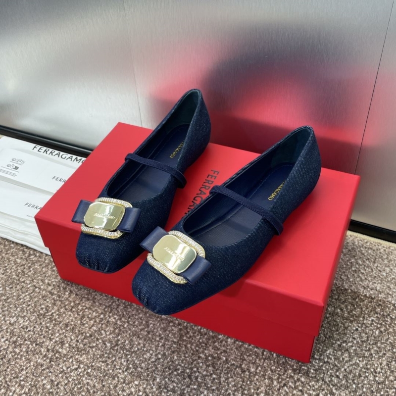 Ferragamo flat shoes